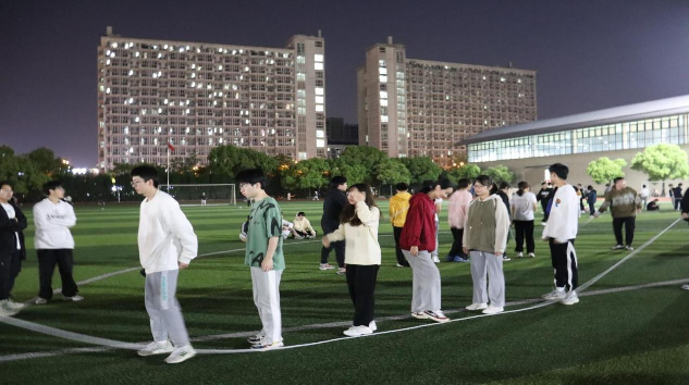 理学院趣味运动会活动现场