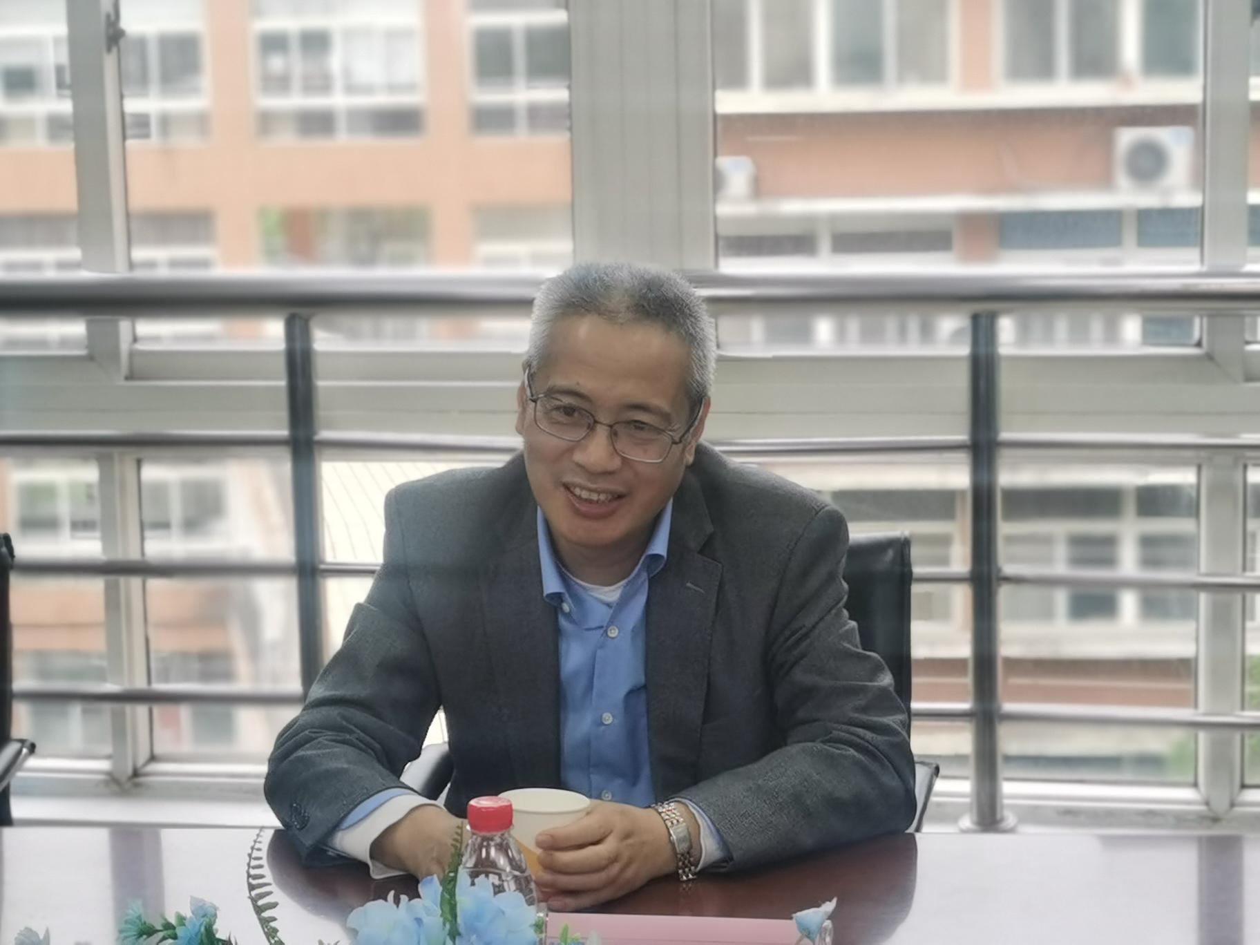 2022年5月10日校党委书记张土乔走访调研理学院