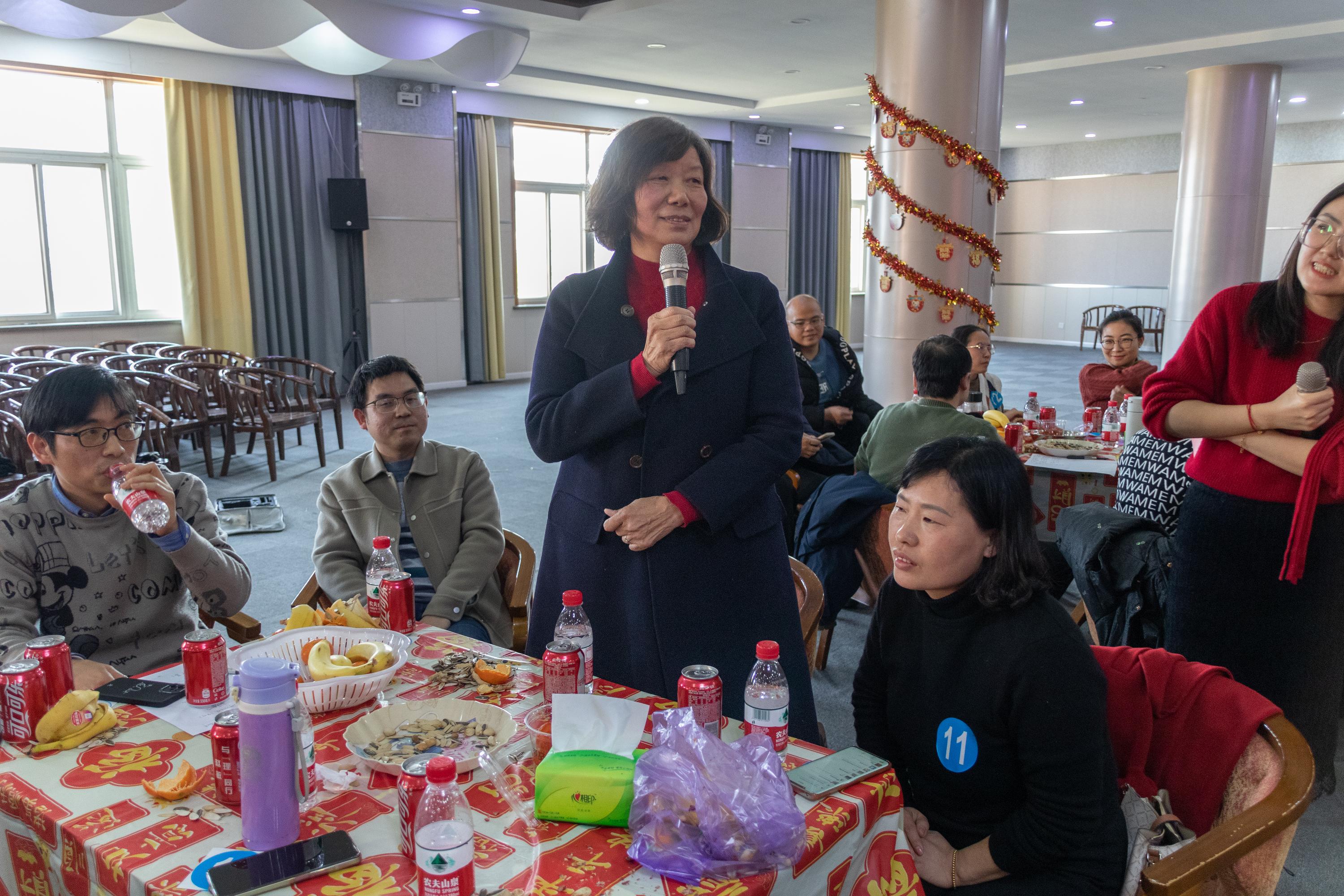 与理同行-荣休教授罗敏霞发言勉励后辈