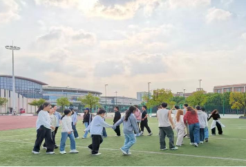 理学院举办第六届研究生迎新趣味运动会