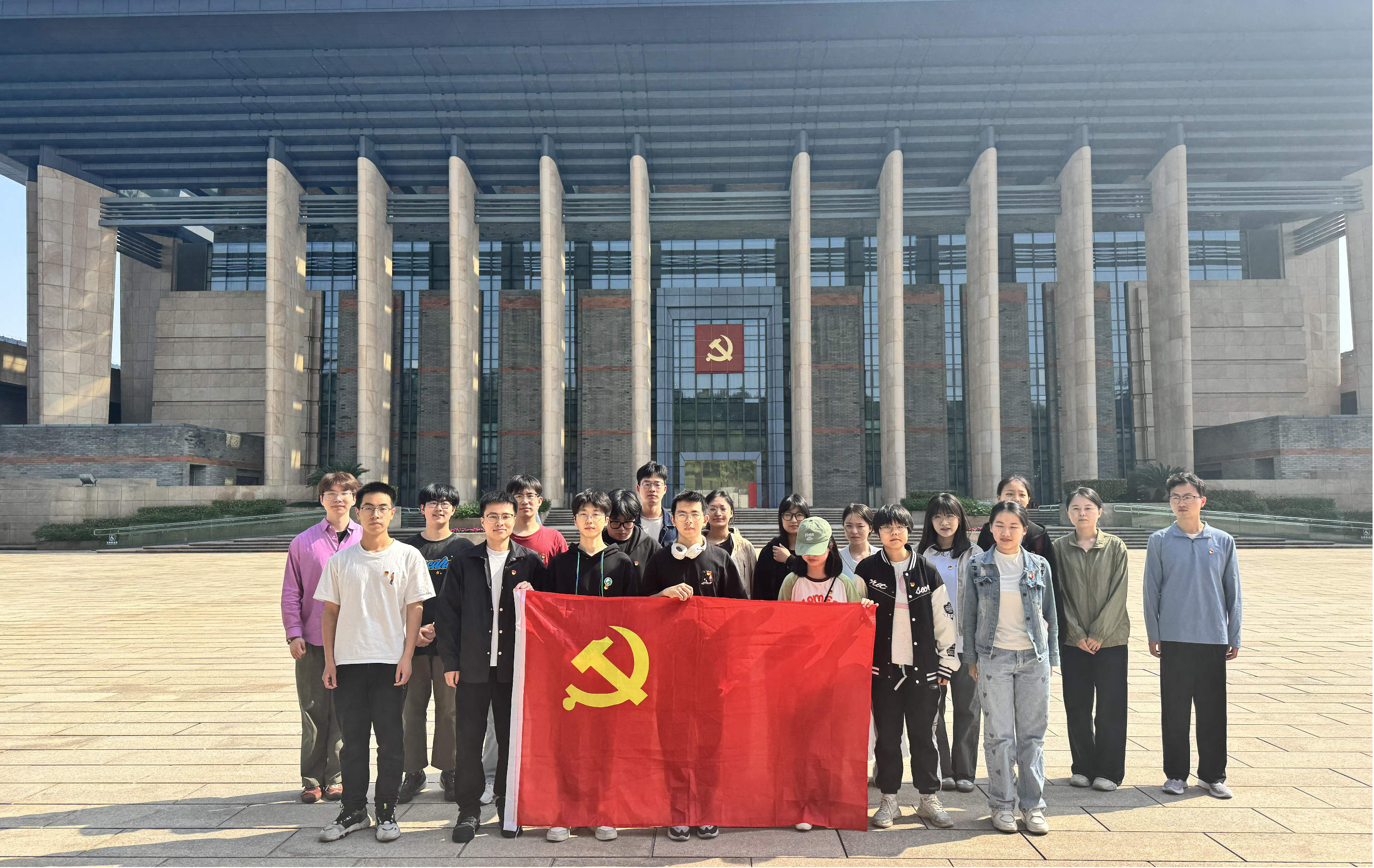 追寻红色足迹,铭记奋斗征程