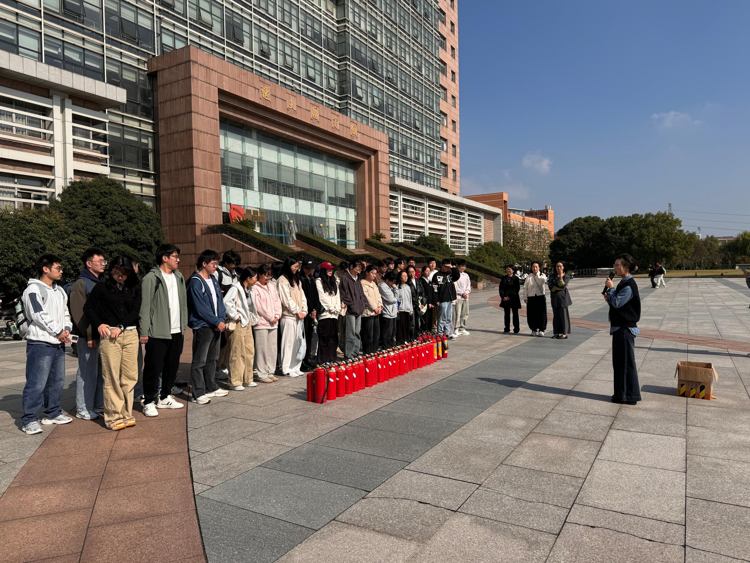 33333333333333333333333